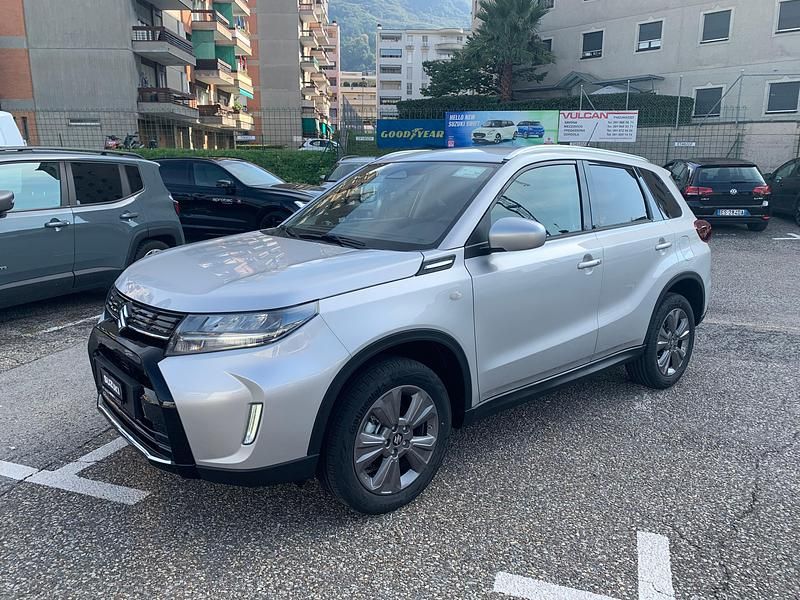 Neu Suzuki Vitara 110 PS (80 kW) 2025 Grau SUV