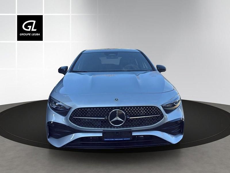 Neu Mercedes A200 Night 163 PS (119 kW) 2025 Grau Limousine