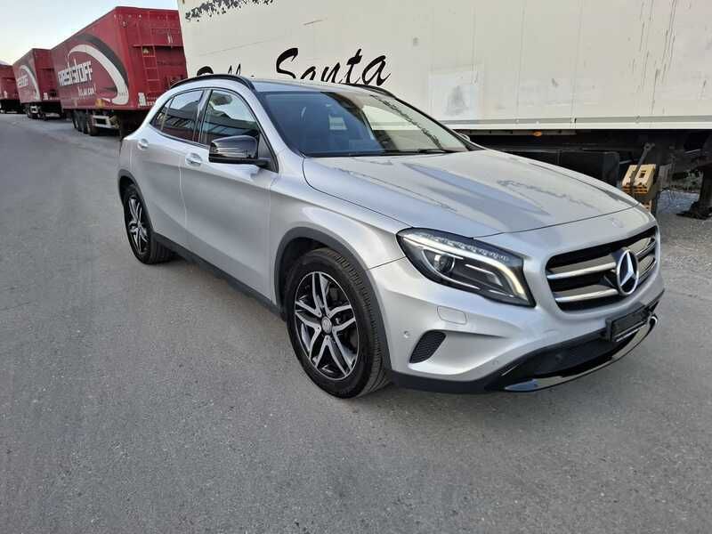 Gebraucht Mercedes GLA250 Urban 211 PS (155 kW) 2015 SUV