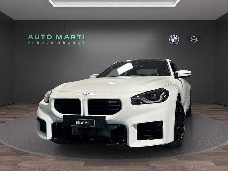 Weiss metallic mét. Neu 2025 BMW M2 Shadowline Coupé | CHF 86’800 (Superpreis) - Bild 1/4