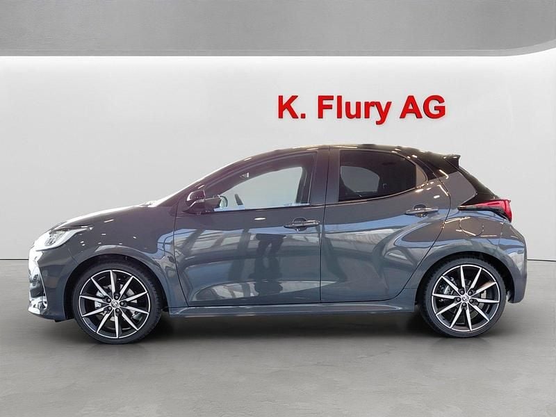 Neu Toyota Yaris Hybrid Sport 131 PS (96 kW) 2025 Limousine