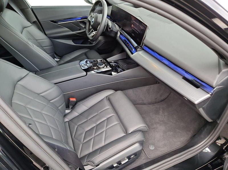 Gebraucht BMW 550e M Sport 489 PS (359 kW) 2024 Limousine