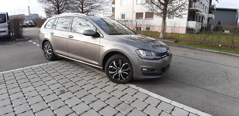 Gebraucht VW Golf VII LOUNGE 125 PS (91 kW) 2016 Kombi