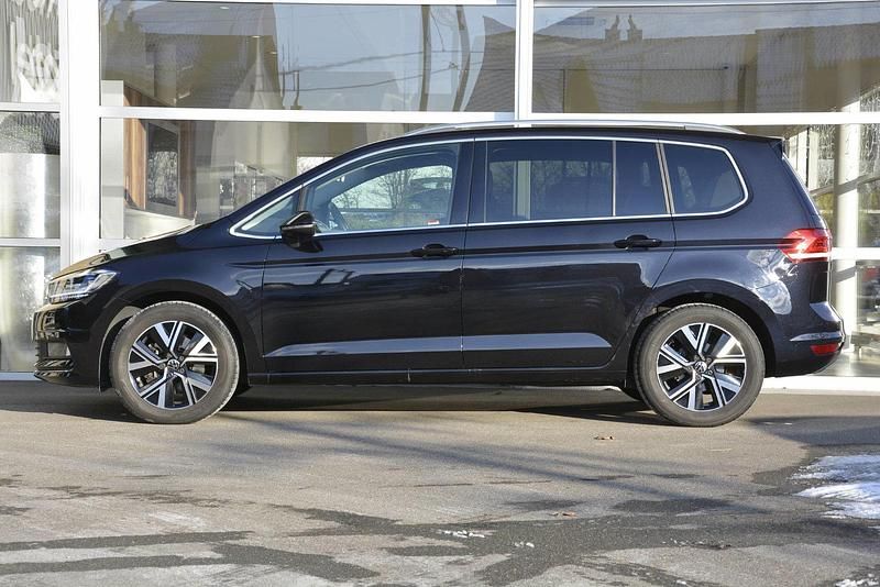 Gebraucht VW Touran Highline 150 PS (110 kW) 2024 Van / Kleinbus