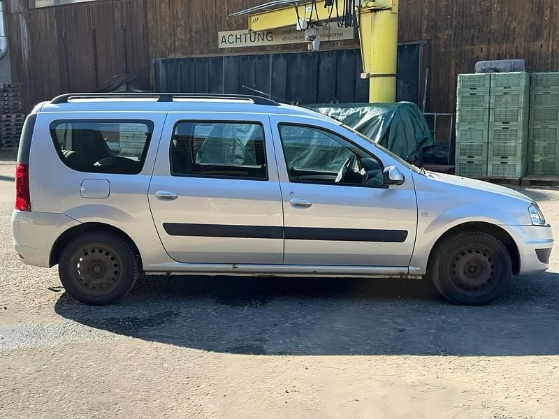 Gebraucht Dacia Logan Lauréate 88 PS (64 kW) 2011