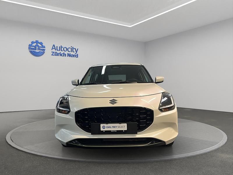 Gebraucht Suzuki Swift 82 PS (60 kW) 2025 Weiss Limousine