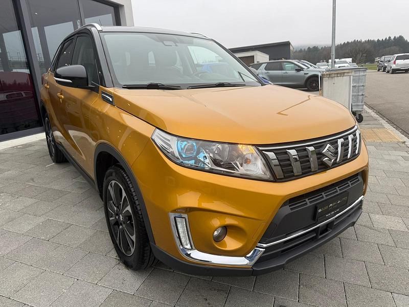 Gebraucht Suzuki Vitara 140 PS (102 kW) 2019 Mehrfarbig SUV