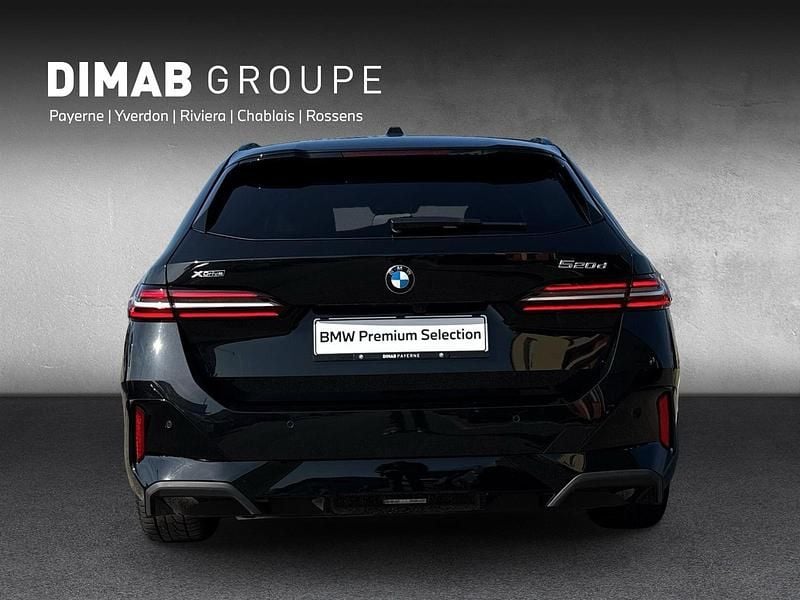 Gebraucht BMW 520 M Sport 197 PS (144 kW) 2024 Schwarz Kombi