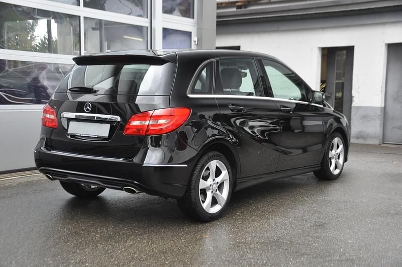 Gebraucht Mercedes B180 122 PS (89 kW) 2013 Van / Kleinbus