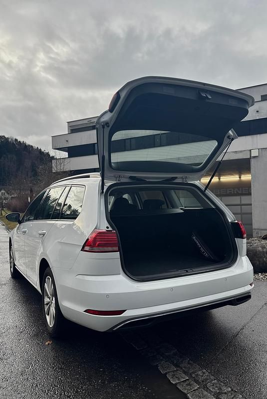 Gebraucht VW Golf VII Comfortline 125 PS (91 kW) 2017 Kombi