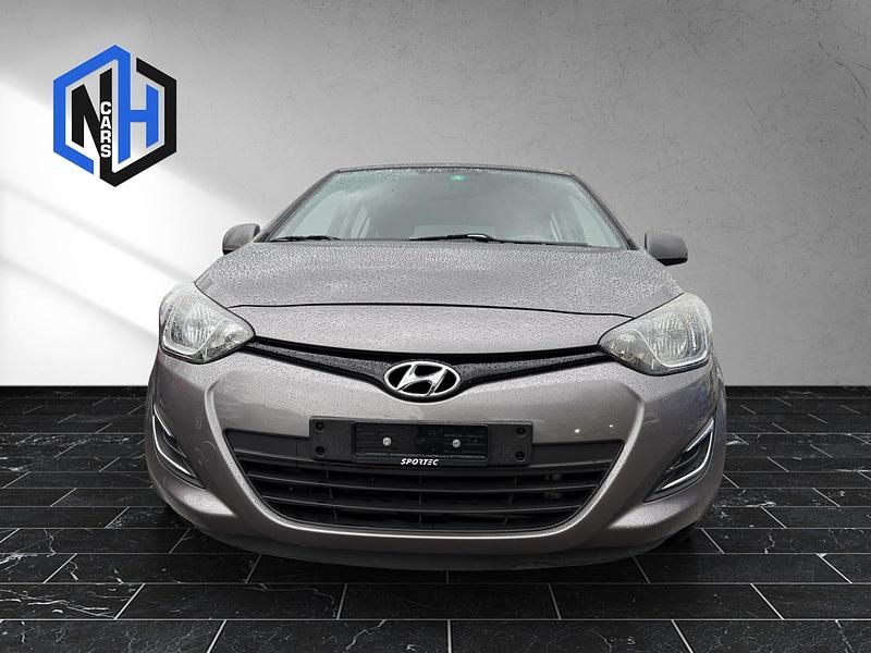 Gebraucht Hyundai i20 Comfort 86 PS (63 kW) 2012 Kleinwagen