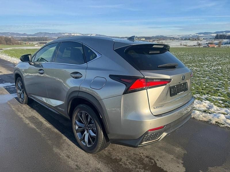 Gebraucht Lexus NX300h E-FOUR 197 PS (144 kW) 2021 SUV