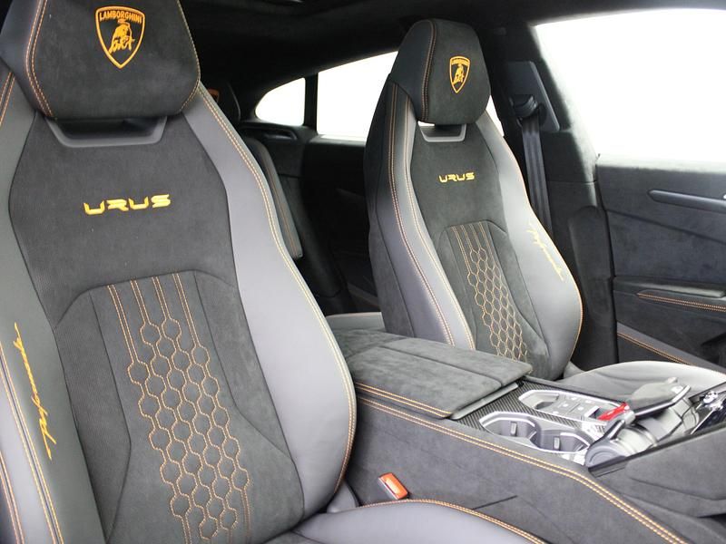 Gebraucht Lamborghini Urus 666 PS (489 kW) 2024 Schwarz SUV