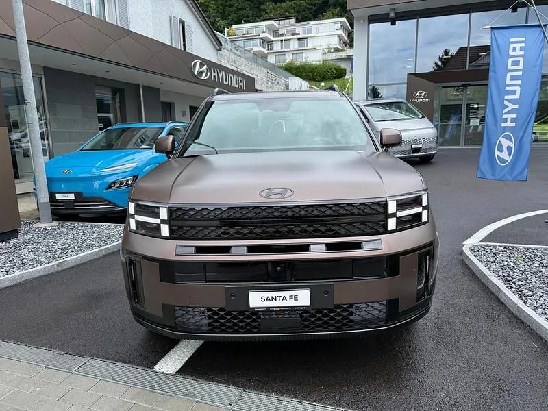 Neu Hyundai Santa Fe 253 PS (186 kW) 2025 Braun SUV