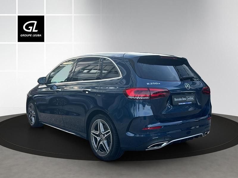 Gebraucht Mercedes B250e AMG line 160 PS (117 kW) 2022 Blau Van / Kleinbus