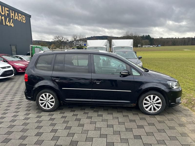 Gebraucht VW Touran Trendline 140 PS (102 kW) 2011 Van / Kleinbus