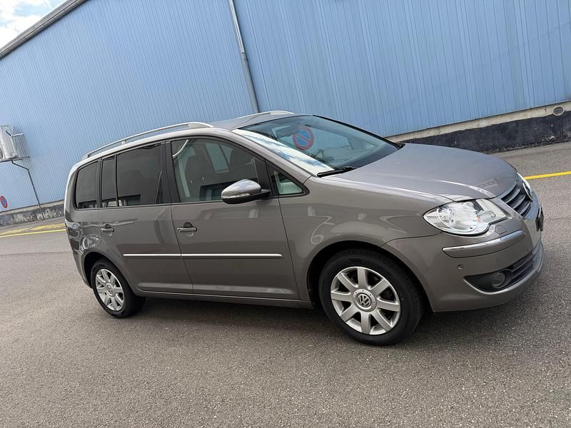 Gebraucht VW Touran Highline 140 PS (102 kW) 2010 Van / Kleinbus