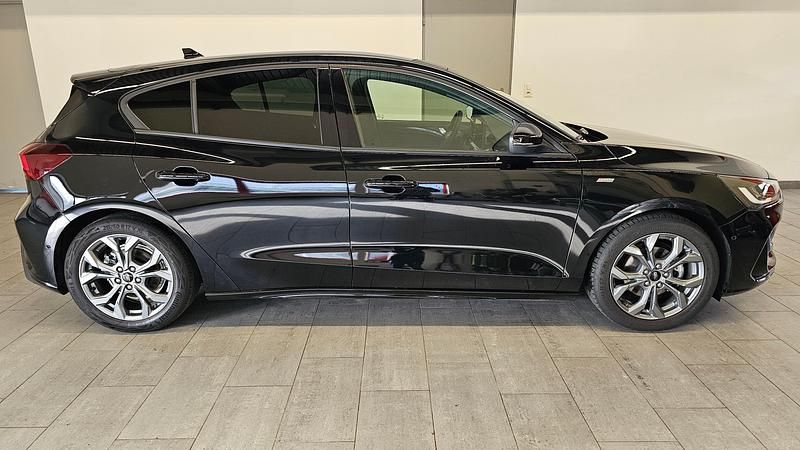 Gebraucht Ford Focus ST-Line X 155 PS (114 kW) 2023 Schwarz Limousine