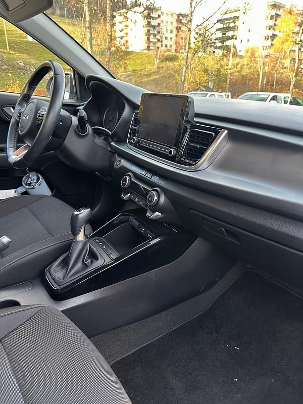 Gebraucht Kia Rio 100 PS (73 kW) 2023