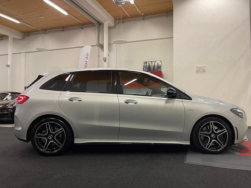 Gebraucht Mercedes B250 Style 224 PS (164 kW) 2021 Grau Van / Kleinbus