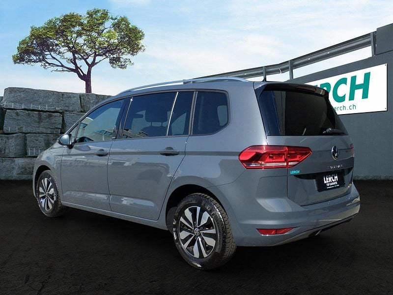 Gebraucht VW Touran Comfortline 150 PS (110 kW) 2024 Grau Van / Kleinbus
