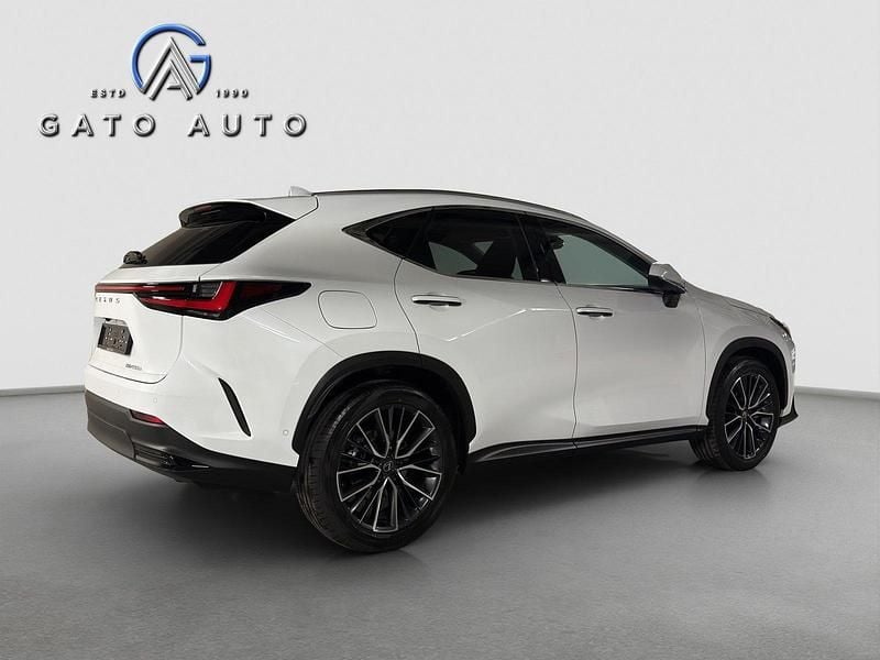 Neu Lexus NX450h+ E-FOUR 309 PS (227 kW) 2025 SUV