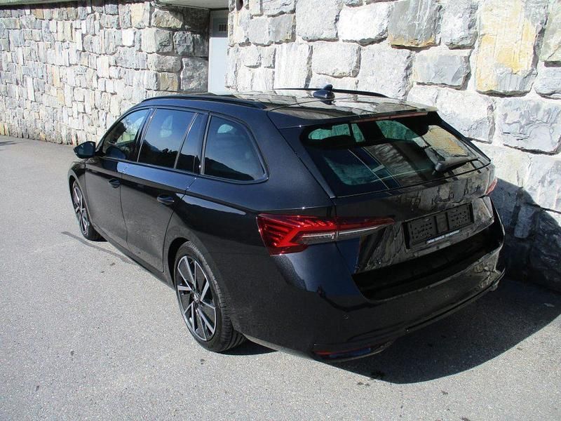 Neu Skoda Octavia SportLine 204 PS (150 kW) 2026 Kombi