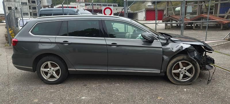 Gebraucht VW Passat Highline 190 PS (139 kW) 2015 Kombi