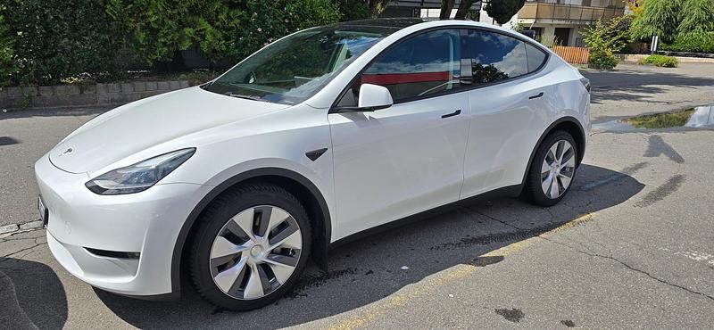 Gebraucht 2024 Tesla Model Y Long Range AWD SUV | CHF 39’995 (Etwas zu teuer) - Bild 1/4