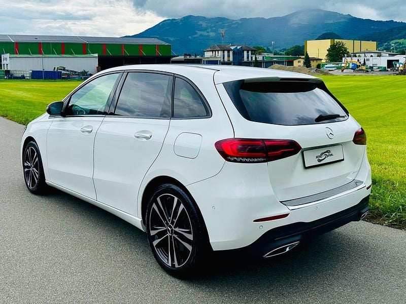 Gebraucht Mercedes B250 Progressive 224 PS (164 kW) 2019 Van / Kleinbus