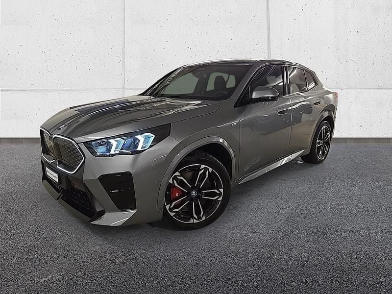 Grau Gebraucht 2024 BMW iX2 M Sport SUV | CHF 49’900 (Fairer Preis) - Bild 1/4
