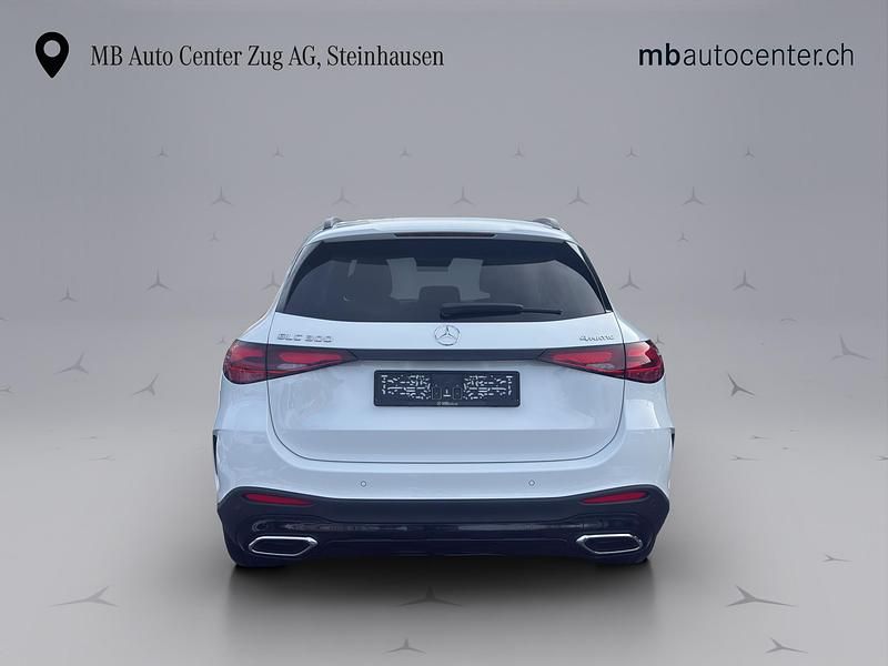 Neu Mercedes GLC300e Avantgarde 281 PS (206 kW) 2026 Silber SUV