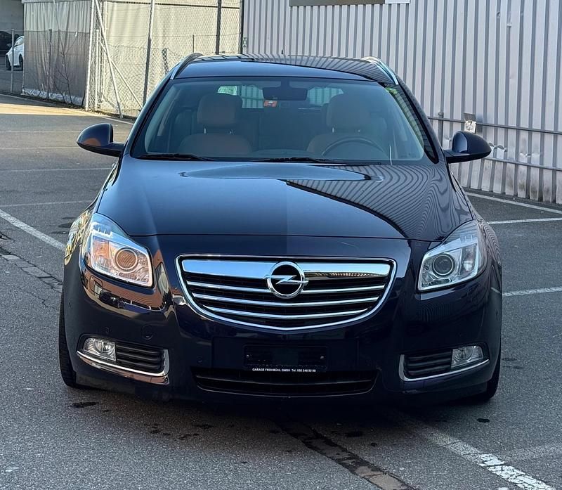 Gebraucht Opel Insignia Edition 194 PS (142 kW) 2013 Blau Kombi