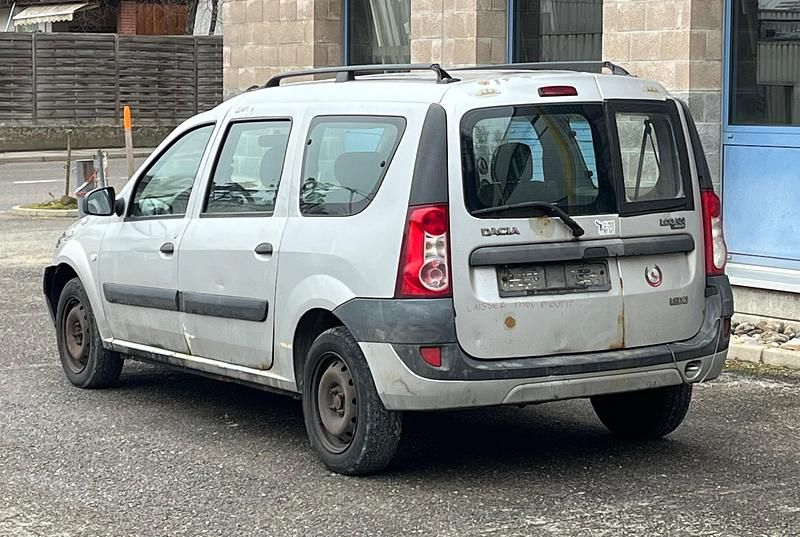 Gebraucht Dacia Logan Lauréate 105 PS (77 kW) 2009