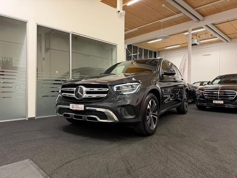 Gebraucht Mercedes GLC220 194 PS (142 kW) 2022 Grau SUV