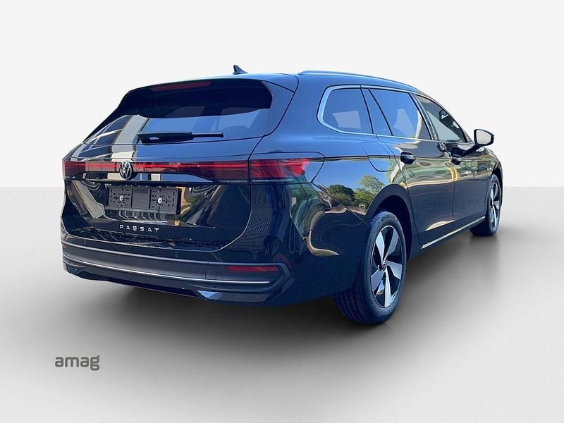 Gebraucht VW Passat Business 150 PS (110 kW) 2024 Grenadill black metallic Kombi