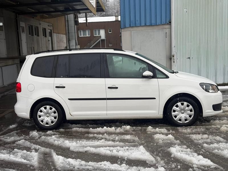 Gebraucht VW Touran Trendline 105 PS (77 kW) 2013 Van / Kleinbus