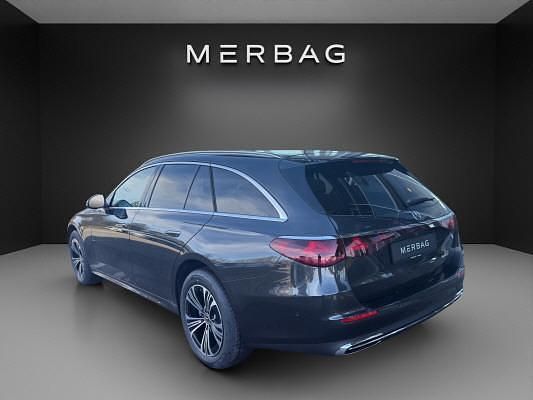 Neu Mercedes E220 197 PS (144 kW) 2025 Grau Kombi