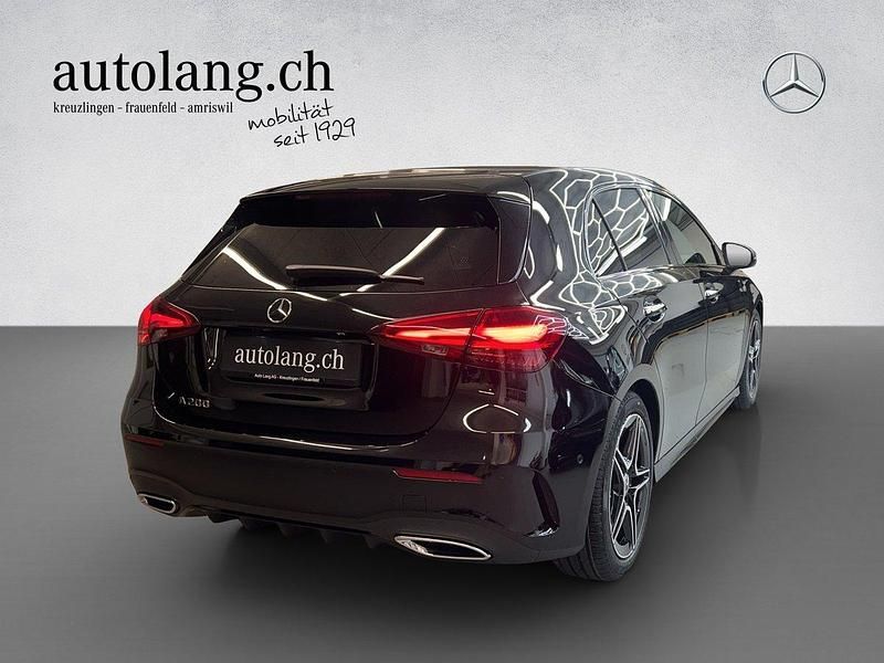 Gebraucht Mercedes A200 AMG line 177 PS (130 kW) 2024 Schwarz Limousine
