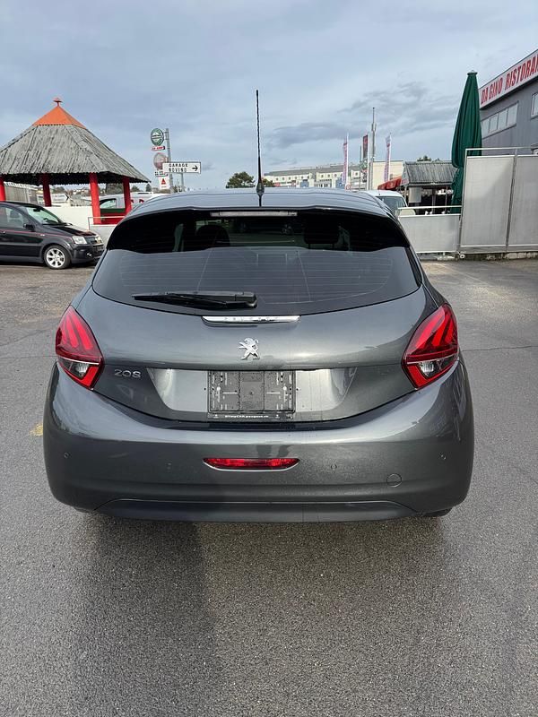 Gebraucht Peugeot 208 Active 82 PS (60 kW) 2016 Kleinwagen