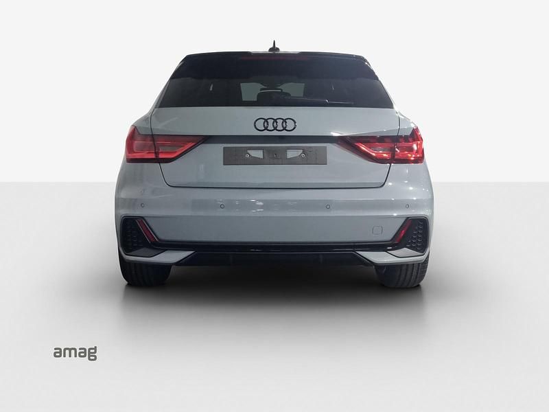 Neu Audi A1 Sportback Attraction 115 PS (84 kW) 2025 Gletscherweissmythosschwarz Kleinwagen