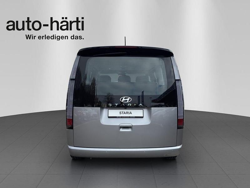 Gebraucht Hyundai Staria 160 PS (117 kW) 2024 Silber Van / Kleinbus