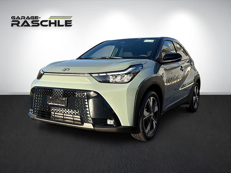 Neu Toyota Aygo X Trend 116 PS (85 kW) 2025 Rot SUV