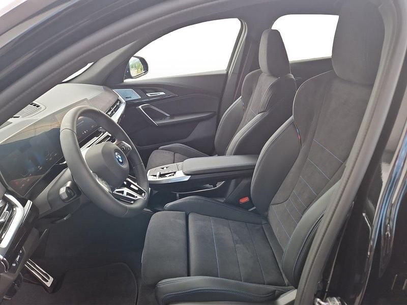 Gebraucht BMW iX2 M Sport 150 kW (204 PS) 2024 Schwarz SUV