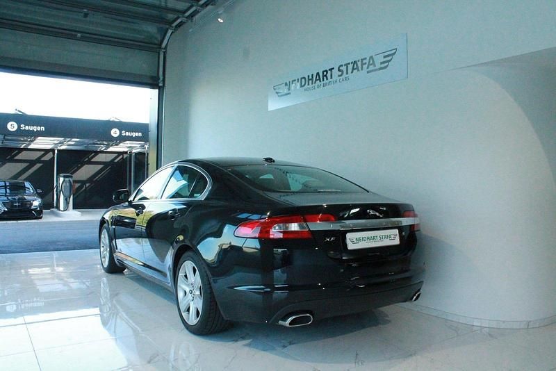 Gebraucht Jaguar XF Premium Luxury 275 PS (202 kW) 2010 Schwarz Limousine