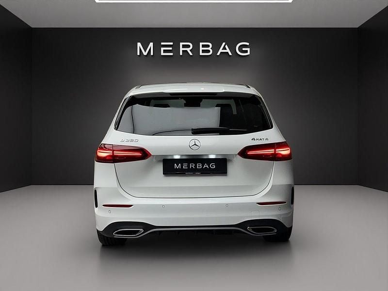 Gebraucht Mercedes B220 190 PS (139 kW) 2024 Weiss Van / Kleinbus