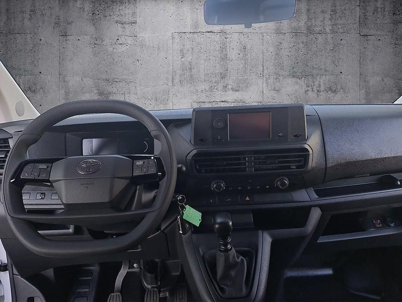 Gebraucht Toyota Proace Active 120 PS (88 kW) 2024 Van / Kleinbus