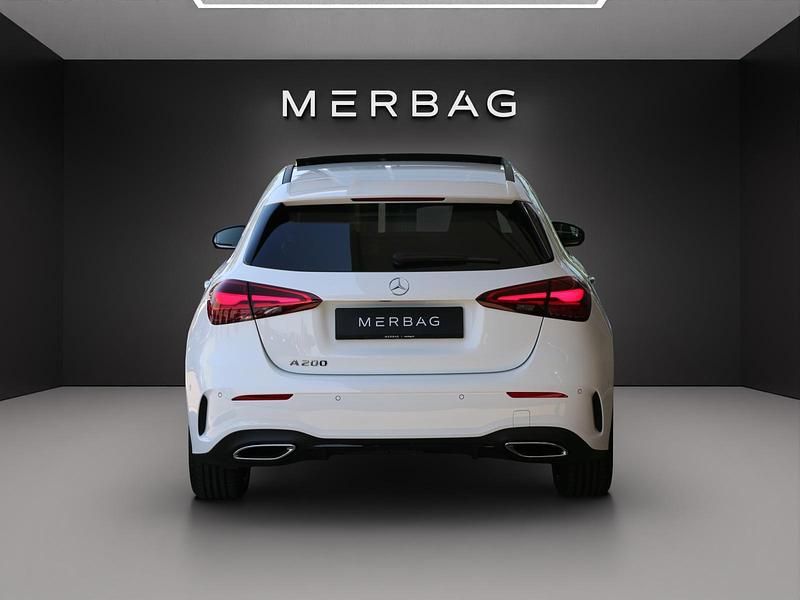Gebraucht Mercedes A200 Night 163 PS (119 kW) 2025 Weiss Limousine