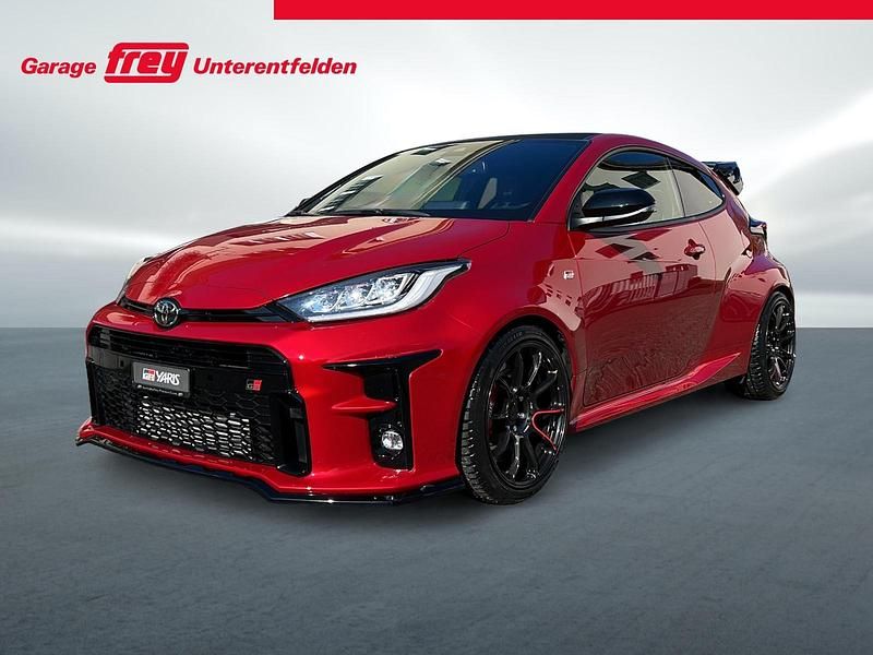 Rot Gebraucht 2022 Toyota Yaris Sport Limousine | CHF 42’500 - Bild 1/4