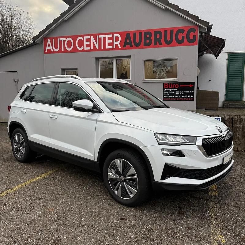 Weiss Gebraucht 2025 Skoda Karoq Ambition SUV | CHF 34’949 (Fairer Preis) - Bild 1/4